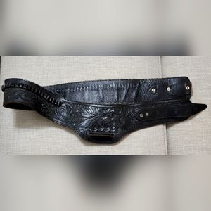 Leather pistol belt